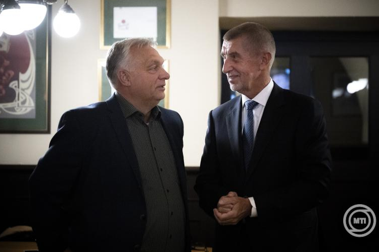 Orbán Viktor Csehországba utazott