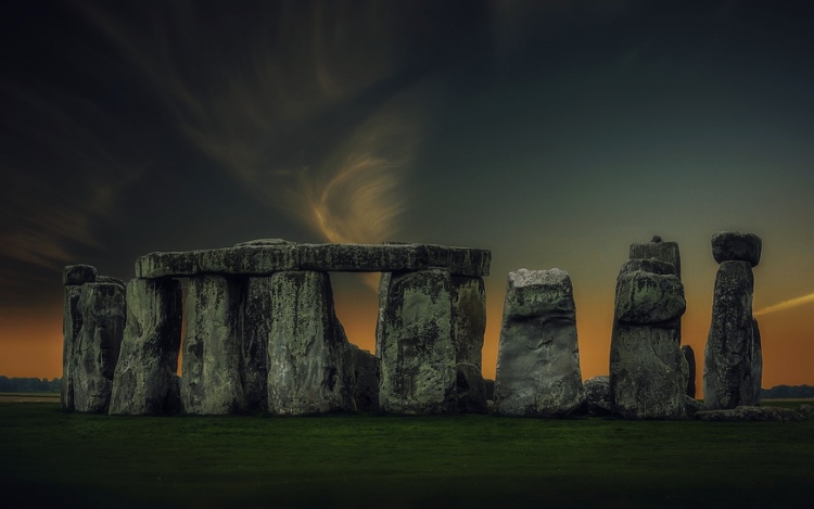 Bronzkori sírokat tártak fel a Stonehenge mellett tervezett alagút környékén