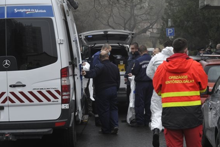 Lelőtte egy rendőrnő a járőrtársa életére törő férfit Újpesten