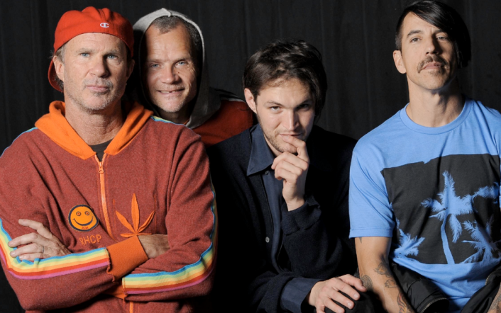 A Red Hot Chili Peppers duplázik Budapesten